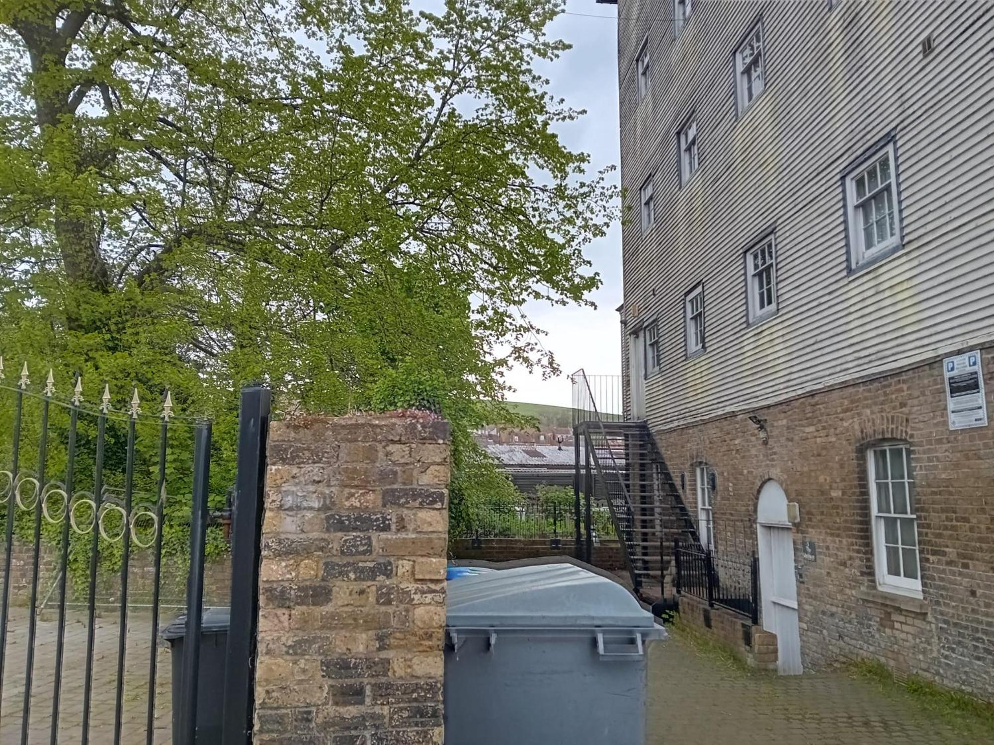 Apartment In Historic Mill, Near Dover Port Eksteriør bilde